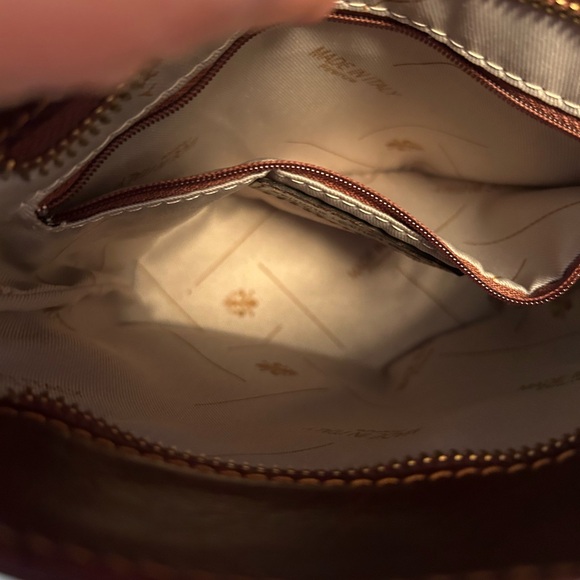 Womans shoulder bag,Gen leather,cognac brown, spot on front noted in picture - Picture 4 of 9